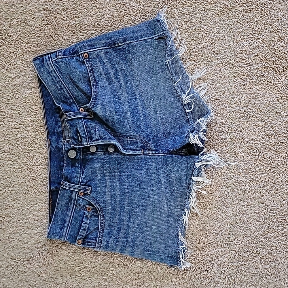 Levis 501 cutoff shorts